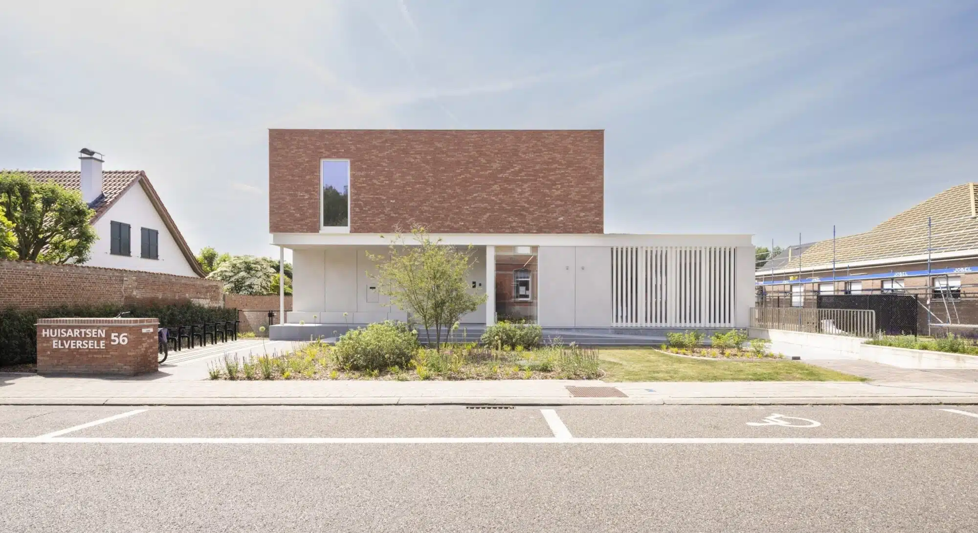 Praktijk Dr Laureys, Tielrode; ONA Architecten